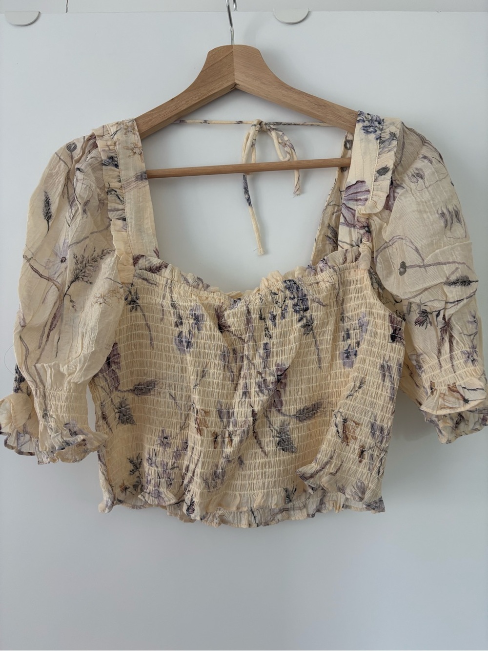 H&M Cream Floral Smocked Puff-Sleeve Crop Top